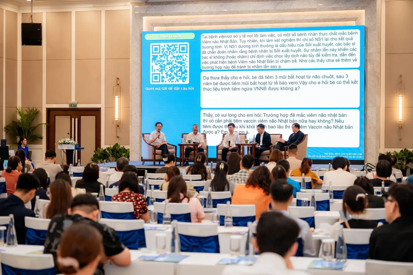 Không khí hội thảo y khoa chuyên nghiệp